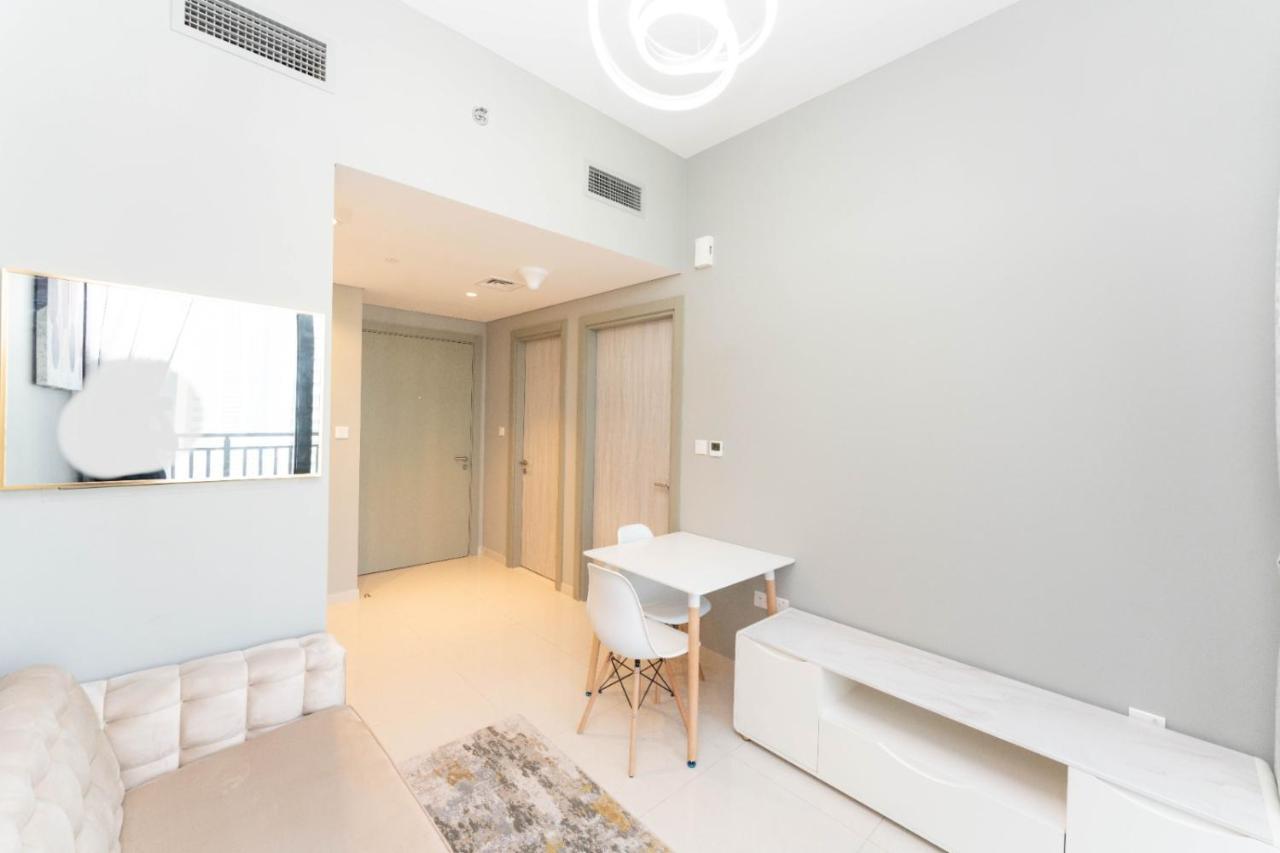 Cozy & Modern 1Br Apartment In Business Bay Walking Distance To The Metro Dubai Buitenkant foto